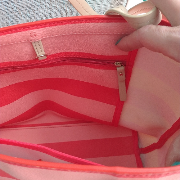 Kate Spade tote - Picture 2 of 8